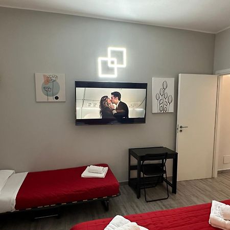 Locazione Turistica Girasole Bed & Breakfast Verona Bagian luar foto