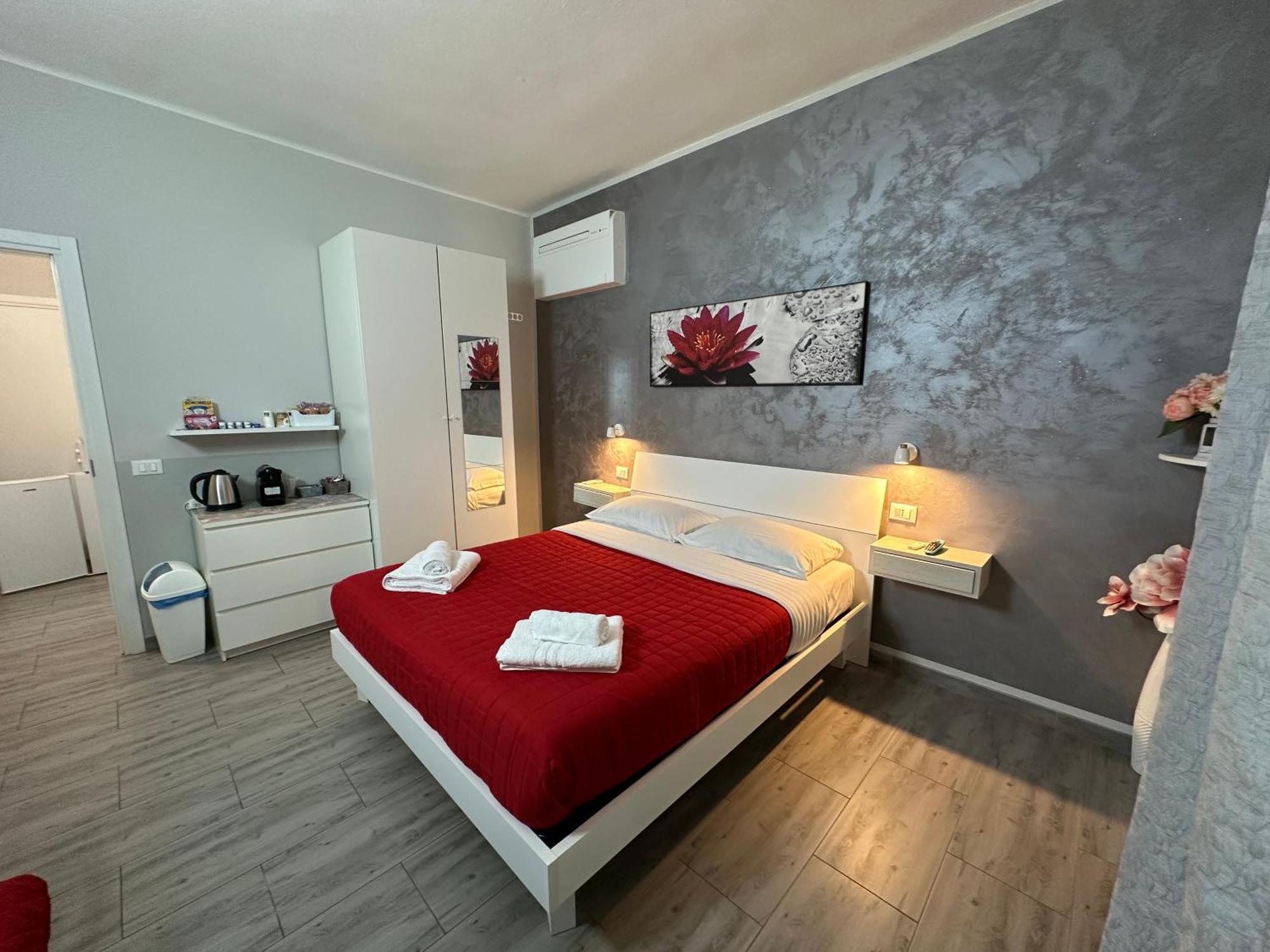 Locazione Turistica Girasole Bed & Breakfast Verona Bagian luar foto